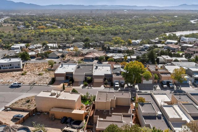 1732 Cliffside Drive NW, Albuquerque, NM 87105