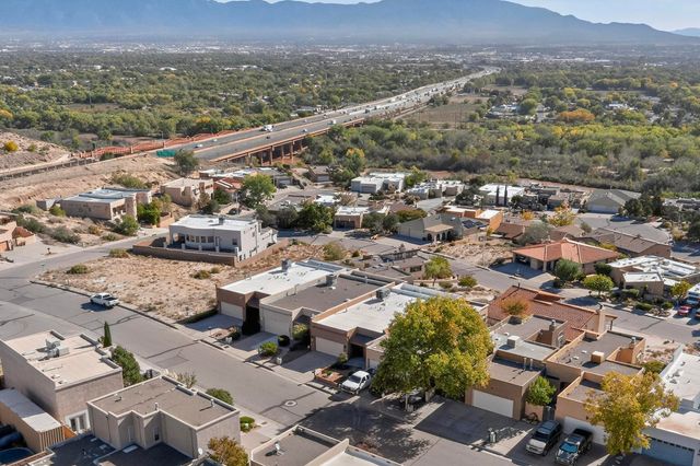 1732 Cliffside Drive NW, Albuquerque, NM 87105