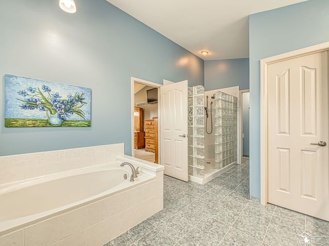 839 Kings Park Road, Monroe Twp, MI 48161