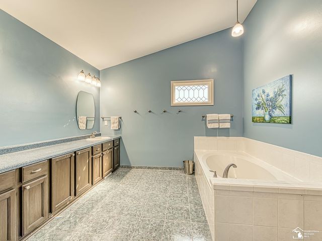 839 Kings Park Road, Monroe Twp, MI 48161