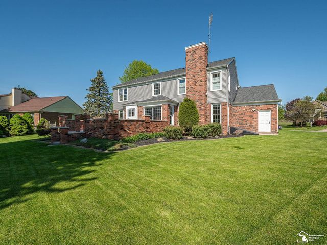 839 Kings Park Road, Monroe Twp, MI 48161