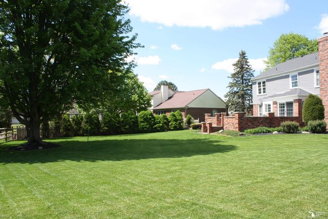 839 Kings Park Road, Monroe Twp, MI 48161
