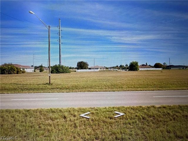 618 El Dorado BLVD N, Cape Coral, FL 33993