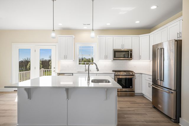 6903 Doral DR, Radford, VA 24141
