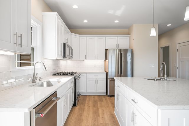 6903 Doral DR, Radford, VA 24141