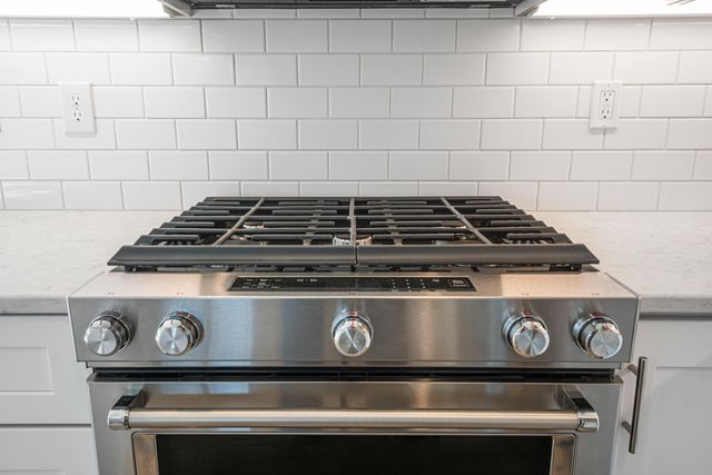 6903 Doral DR, Radford, VA 24141