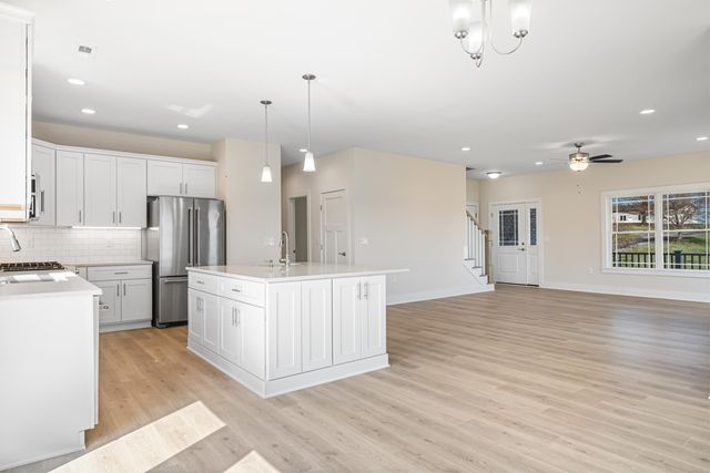 6903 Doral DR, Radford, VA 24141