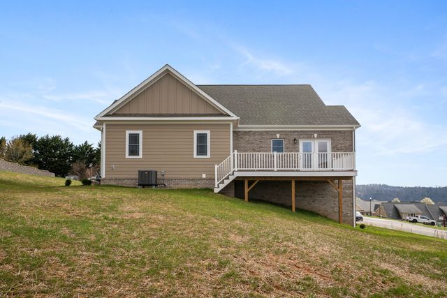 6903 Doral DR, Radford, VA 24141