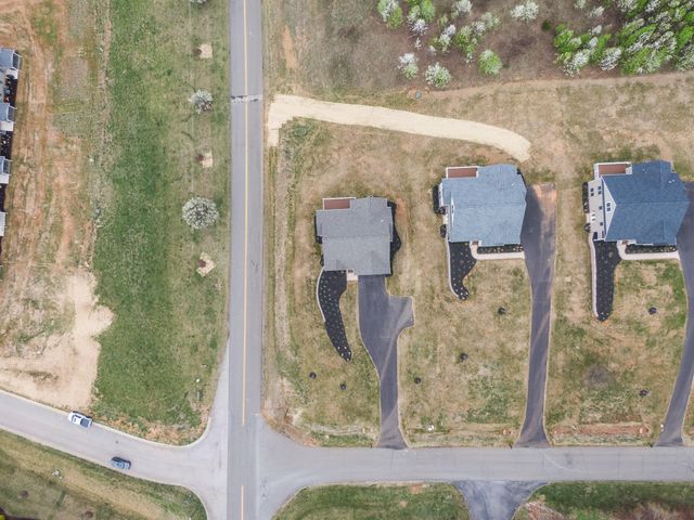 6903 Doral DR, Radford, VA 24141