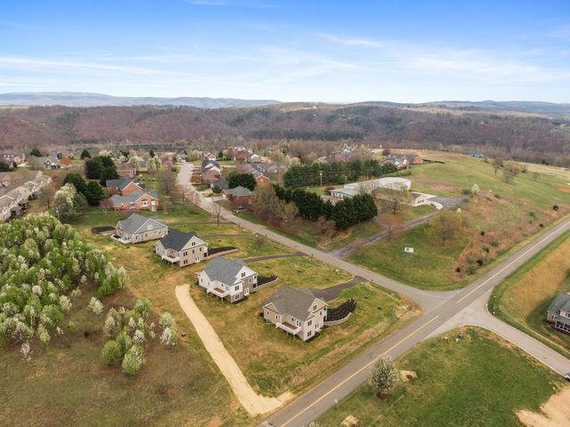 6903 Doral DR, Radford, VA 24141