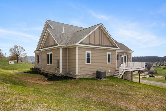 6903 Doral DR, Radford, VA 24141
