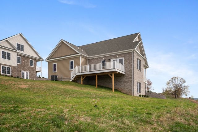 6903 Doral DR, Radford, VA 24141