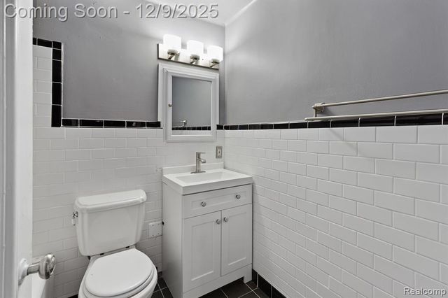 2900 E Jefferson Avenue D601, Detroit, MI 48207