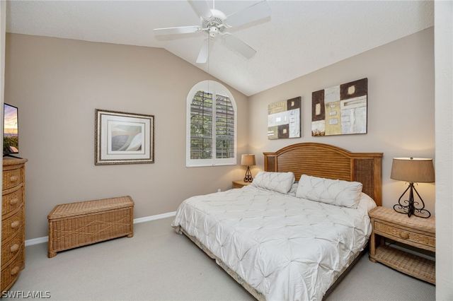 89 Silver Oaks CIR 5-201, Naples, FL 34119