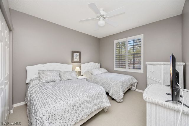 89 Silver Oaks CIR 5-201, Naples, FL 34119