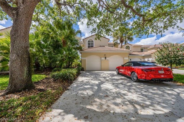 89 Silver Oaks CIR 5-201, Naples, FL 34119