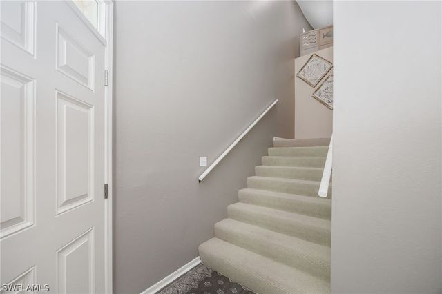 89 Silver Oaks CIR 5-201, Naples, FL 34119