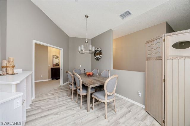 89 Silver Oaks CIR 5-201, Naples, FL 34119