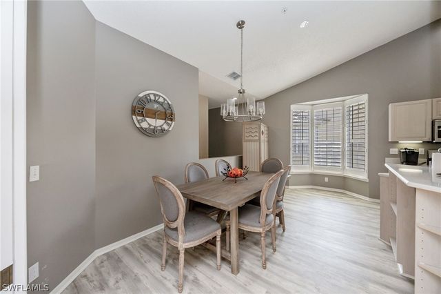 89 Silver Oaks CIR 5-201, Naples, FL 34119