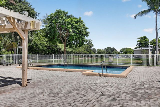2361 NW 96TH Terrace 18K, Pembroke Pines, FL 33024