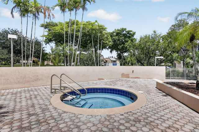 2361 NW 96TH Terrace 18K, Pembroke Pines, FL 33024