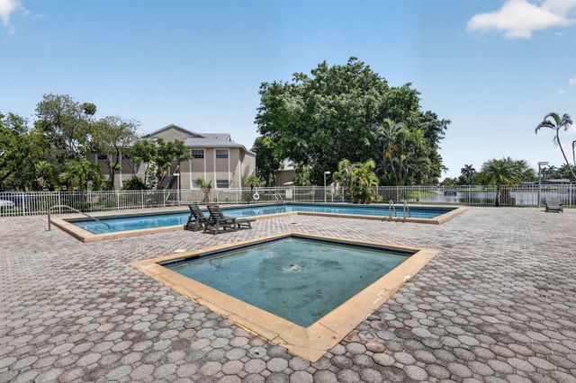 2361 NW 96TH Terrace 18K, Pembroke Pines, FL 33024