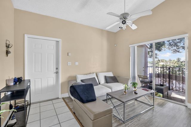 2361 NW 96TH Terrace 18K, Pembroke Pines, FL 33024