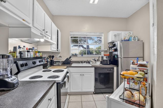 2361 NW 96TH Terrace 18K, Pembroke Pines, FL 33024