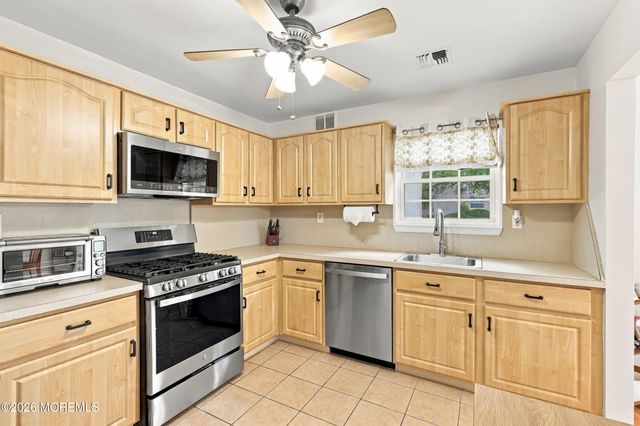 60 County Road 33f, Cliffwood, NJ 07721