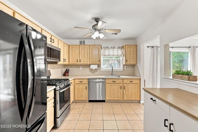 60 County Road 33f, Cliffwood, NJ 07721