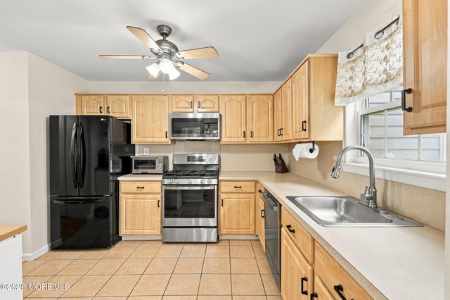 60 County Road 33f, Cliffwood, NJ 07721
