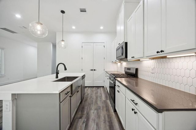 5734 White Magnolia Street, Houston, TX 77091