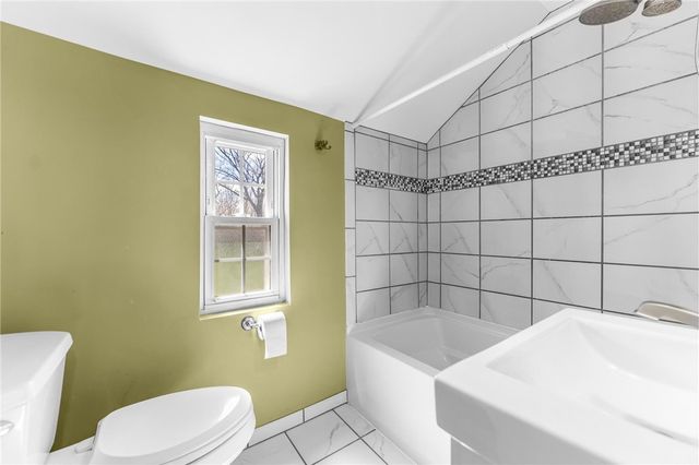 251 Crescent Pines Dr, Penn Hills, PA 15147