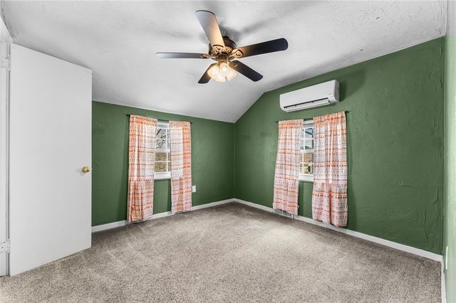 251 Crescent Pines Dr, Penn Hills, PA 15147