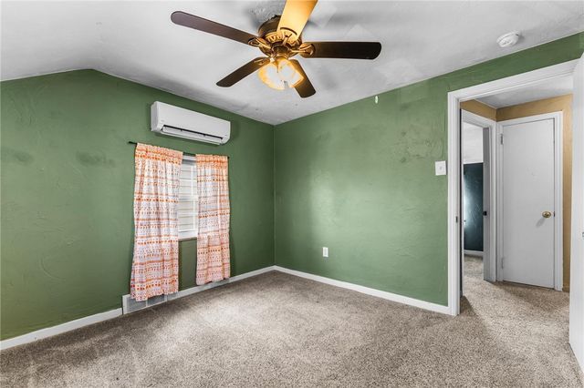 251 Crescent Pines Dr, Penn Hills, PA 15147