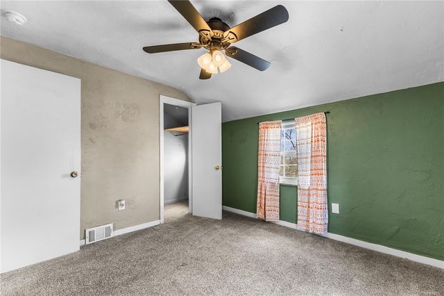 251 Crescent Pines Dr, Penn Hills, PA 15147