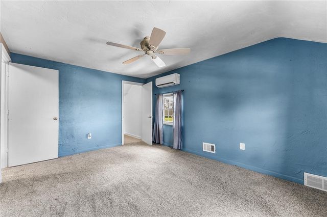 251 Crescent Pines Dr, Penn Hills, PA 15147