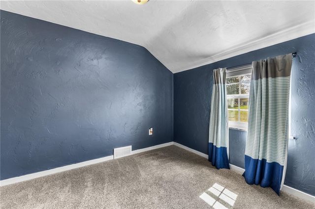 251 Crescent Pines Dr, Penn Hills, PA 15147