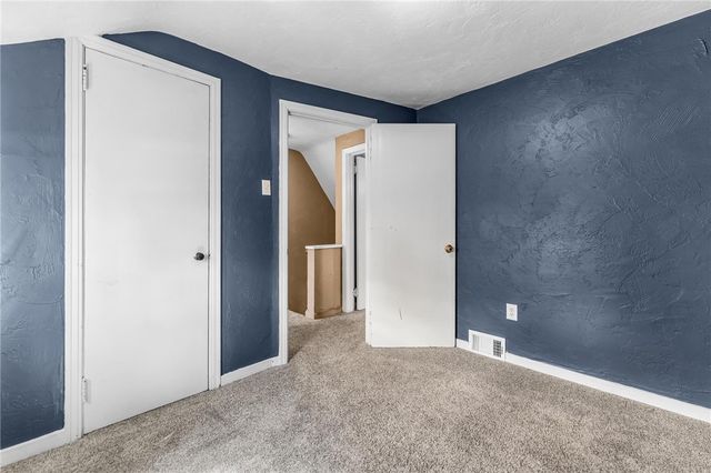 251 Crescent Pines Dr, Penn Hills, PA 15147