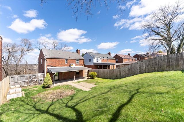 251 Crescent Pines Dr, Penn Hills, PA 15147