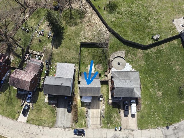 251 Crescent Pines Dr, Penn Hills, PA 15147