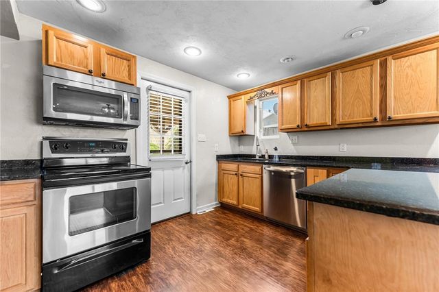 251 Crescent Pines Dr, Penn Hills, PA 15147