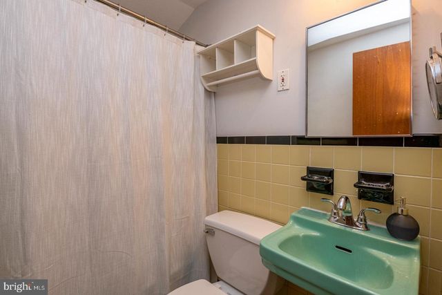 136 BRADLEY AVE, Reading, PA 19608
