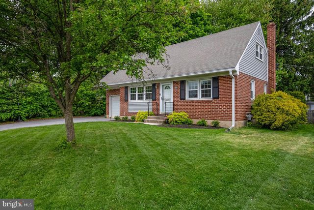 136 BRADLEY AVE, Reading, PA 19608