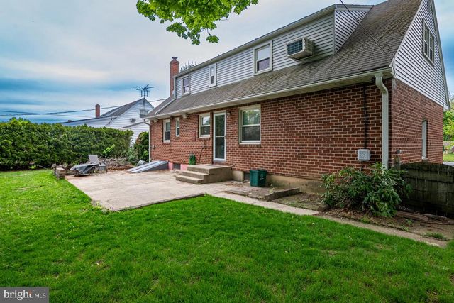 136 BRADLEY AVE, Reading, PA 19608