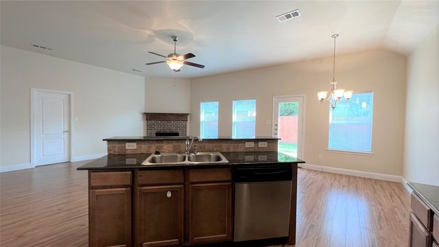 517 Highpark Court, Lake Dallas, TX 75065