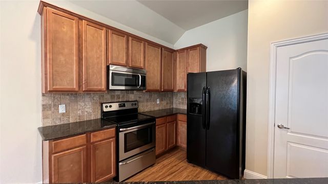 517 Highpark Court, Lake Dallas, TX 75065
