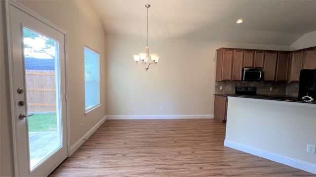 517 Highpark Court, Lake Dallas, TX 75065