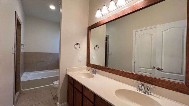 517 Highpark Court, Lake Dallas, TX 75065