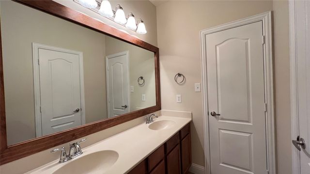 517 Highpark Court, Lake Dallas, TX 75065
